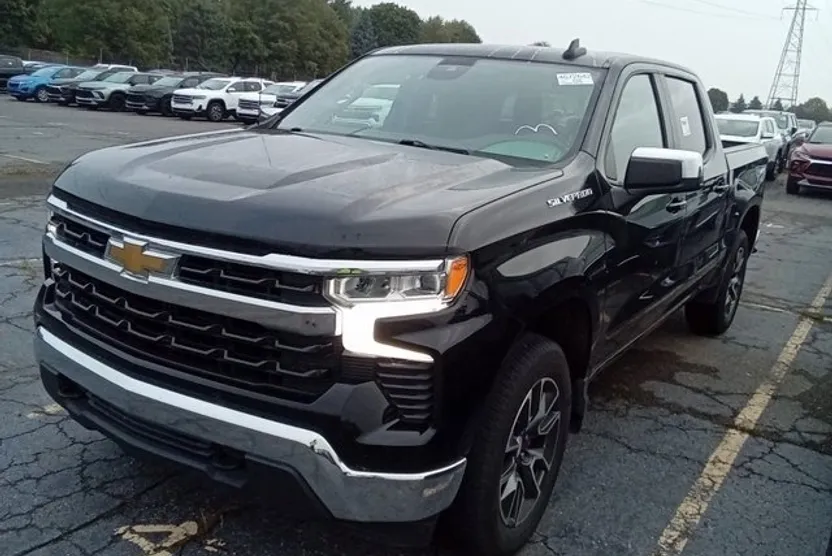 2022 Chevrolet Silverado 1500 LT photo 1