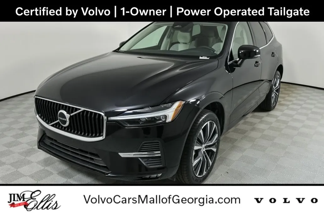 2022 Volvo XC60 B5 Momentum photo 1