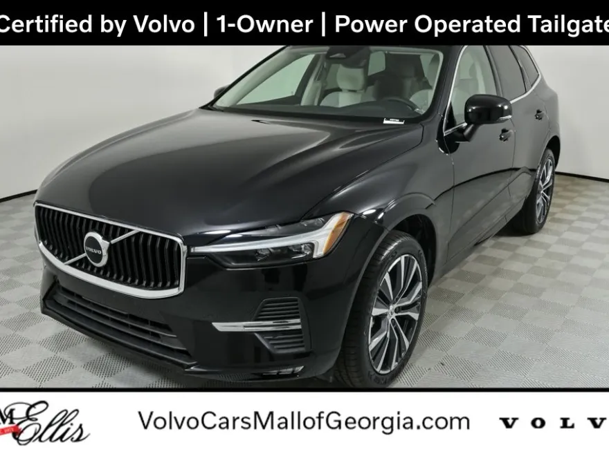 2022 Volvo XC60 B5 Momentum photo 1