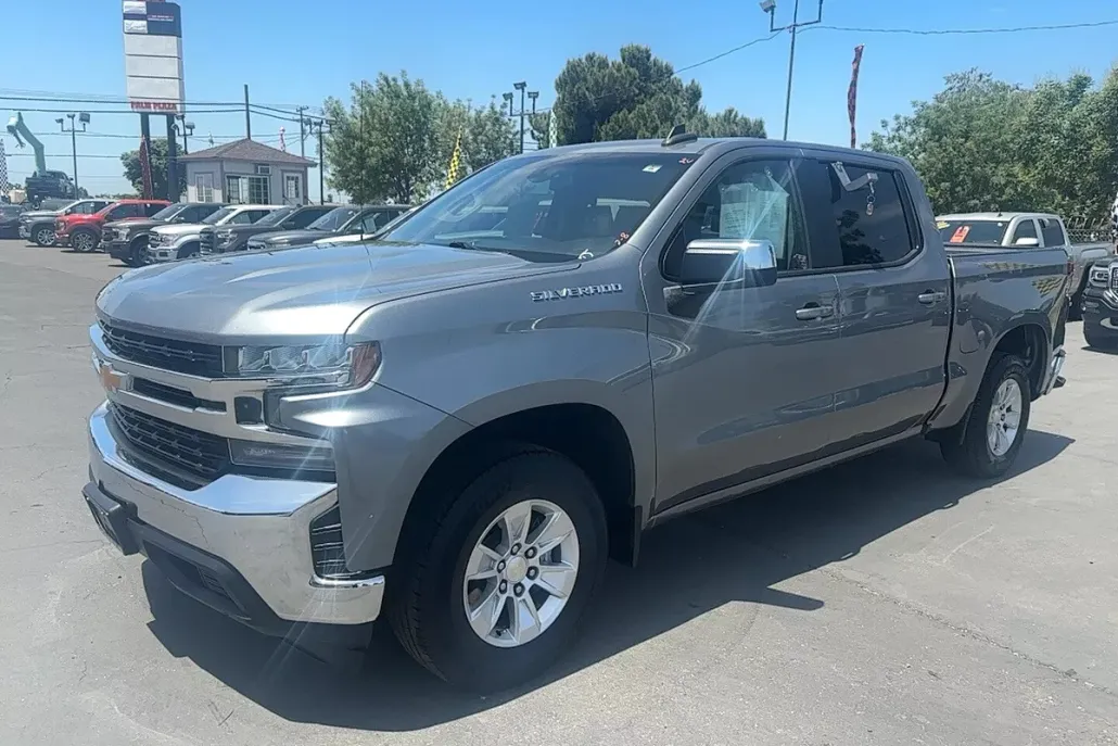 2020 Chevrolet Silverado 1500 LT photo 1