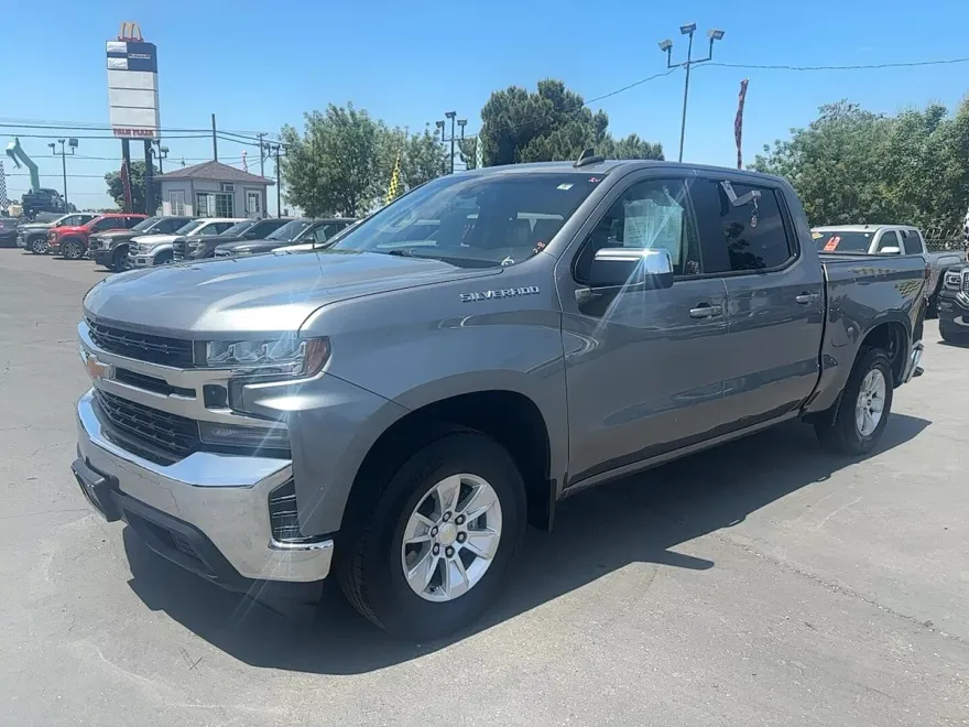 2020 Chevrolet Silverado 1500 LT photo 1