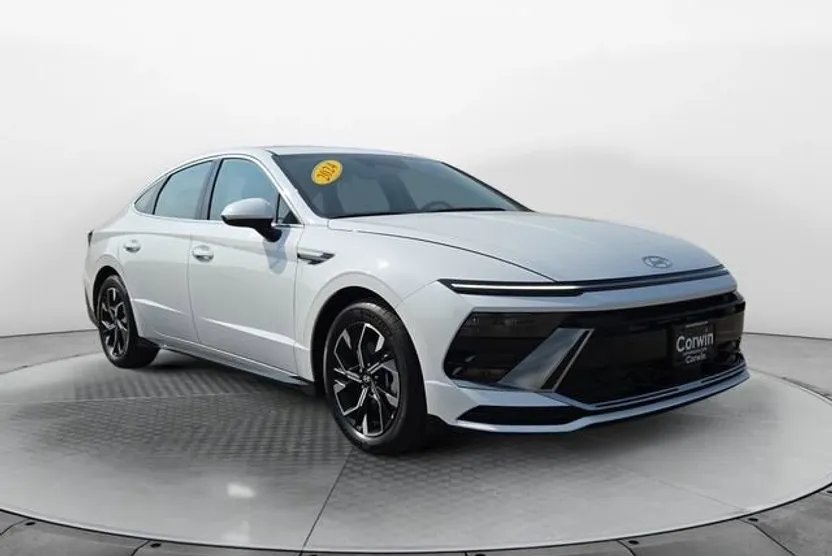 2024 Hyundai Sonata SEL photo 1