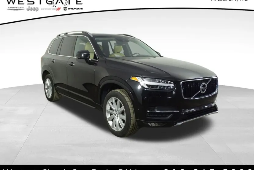 2016 Volvo XC90 T6 Momentum photo 1