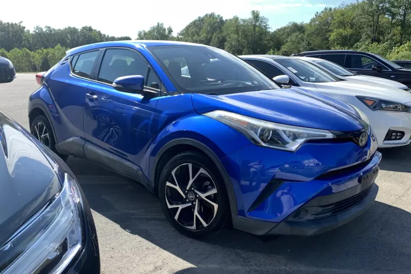 2018 Toyota C-HR XLE photo 1