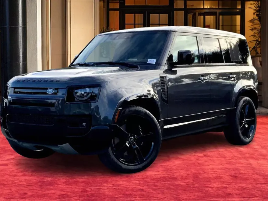 2025 Land Rover Defender 110 V8 photo 1