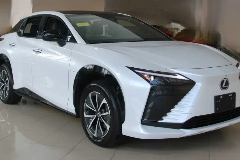 2024 Lexus RZ 450e Premium photo 1