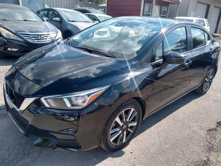 2021 Nissan Versa SV photo 1