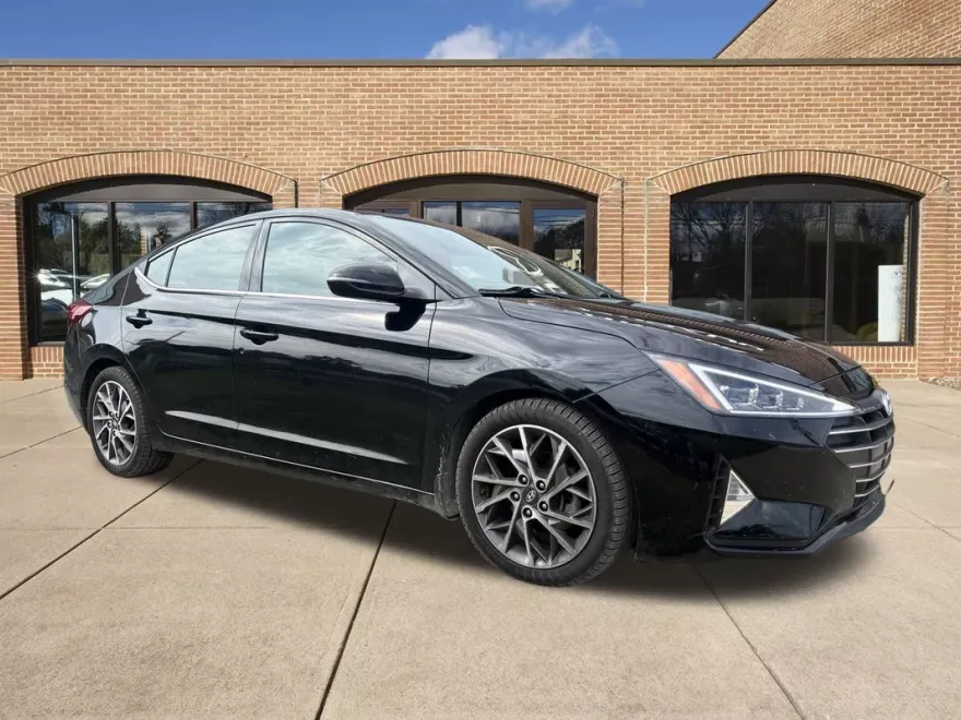 2020 Hyundai Elantra Limited photo 1