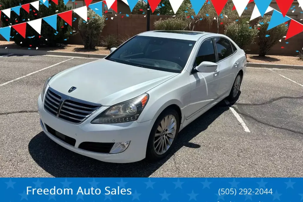 2012 Hyundai Equus Signature photo 1
