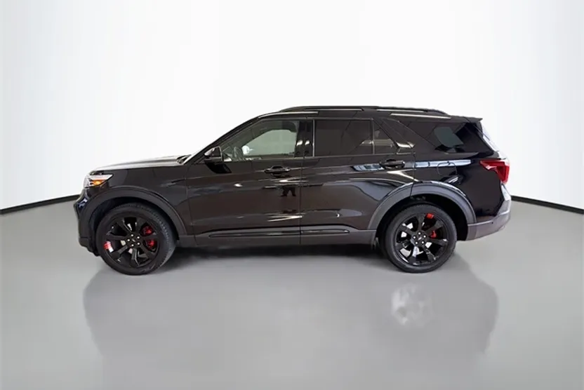 2023 Ford Explorer ST photo 1