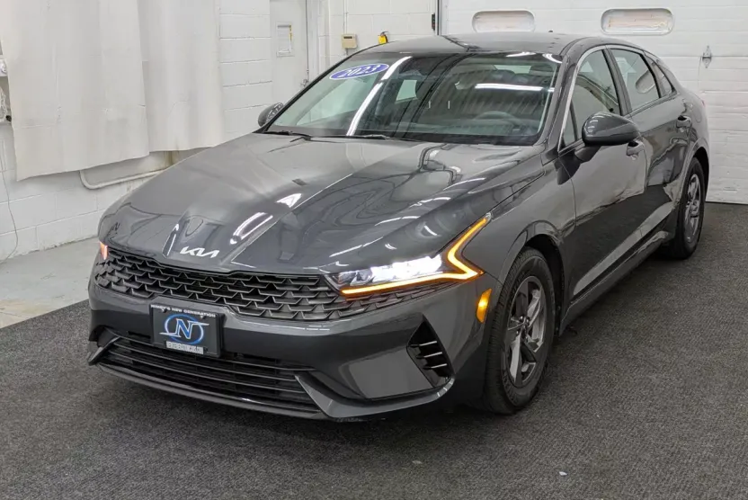 2023 Kia K5 LXS photo 1
