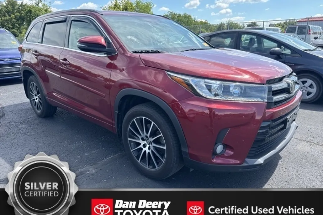 2018 Toyota Highlander SE photo 1