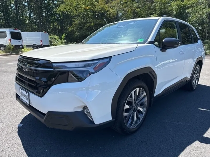 2025 Subaru Forester Touring photo 1
