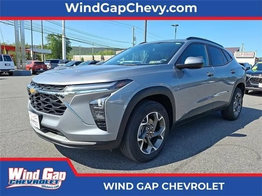 2024 Chevrolet Trax LT photo 1