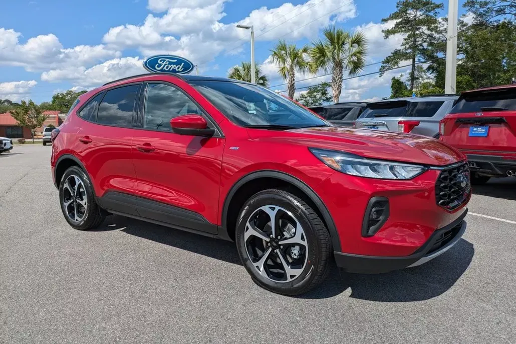 2025 Ford Escape Hybrid ST-Line Select photo 1