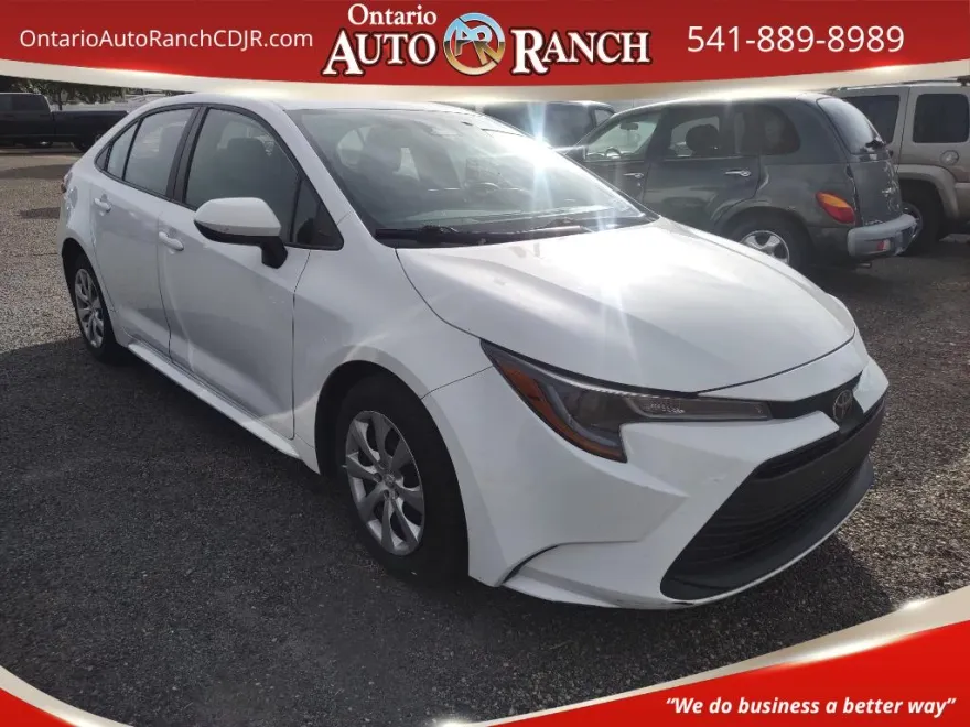 2023 Toyota Corolla LE photo 1