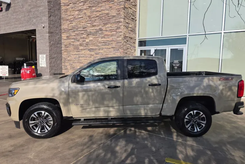2022 Chevrolet Colorado Z71 photo 1