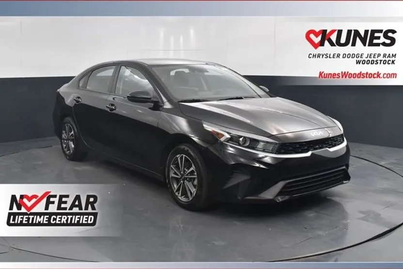 2024 Kia Forte LXS photo 1