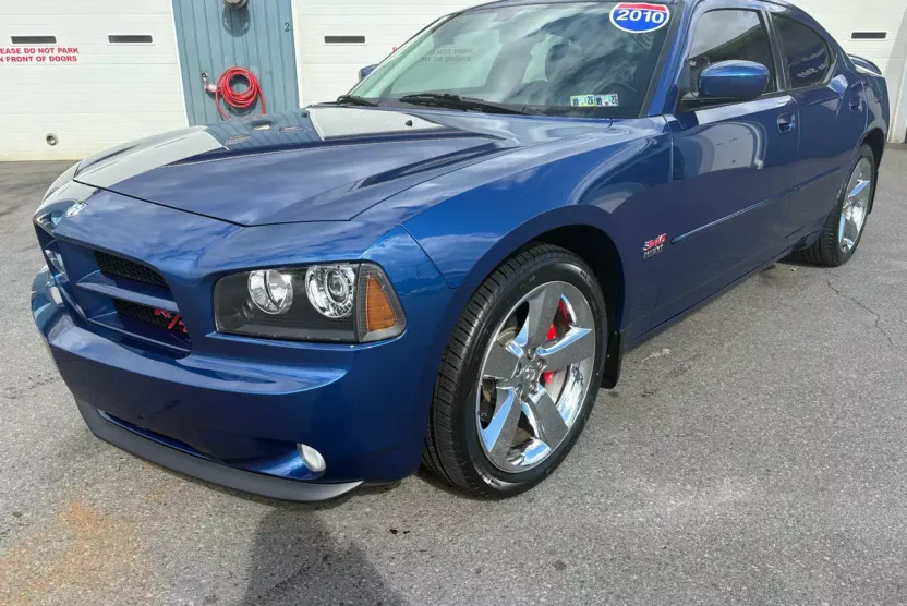 2010 Dodge Charger R/T photo 1