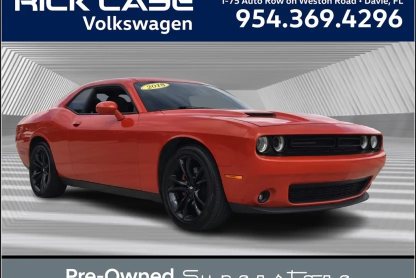 2018 Dodge Challenger SXT photo 1