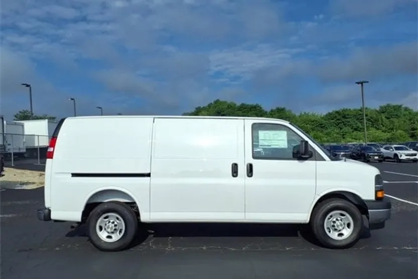 2025 Chevrolet Express Cargo 2500 Van photo 1
