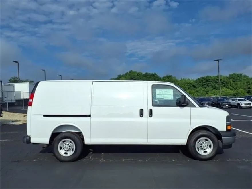 2025 Chevrolet Express Cargo 2500 Van photo 1