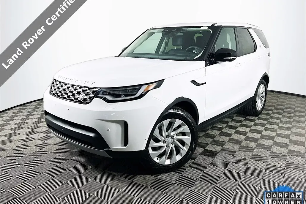 2024 Land Rover Discovery P300 S photo 1