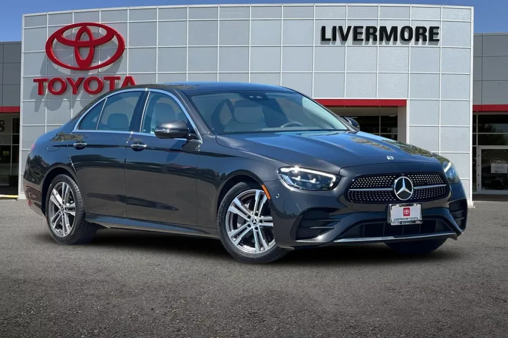 2022 Mercedes Benz E 350 photo 1