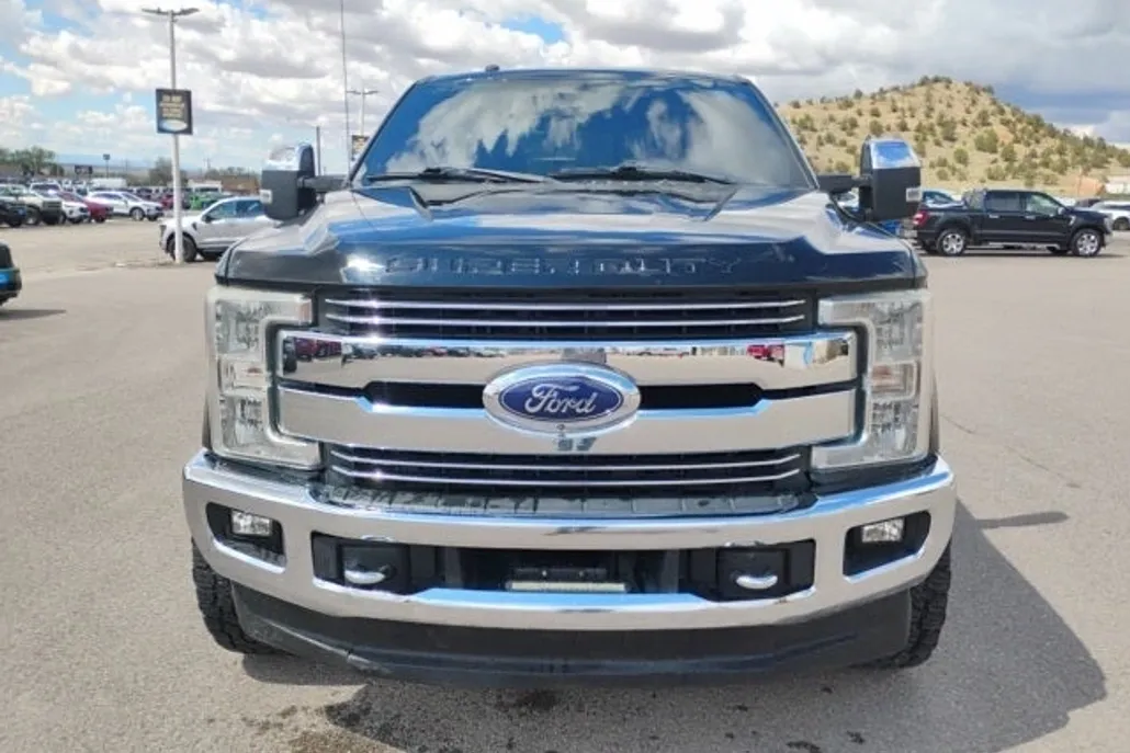 2017 Ford F-250 Lariat photo 1