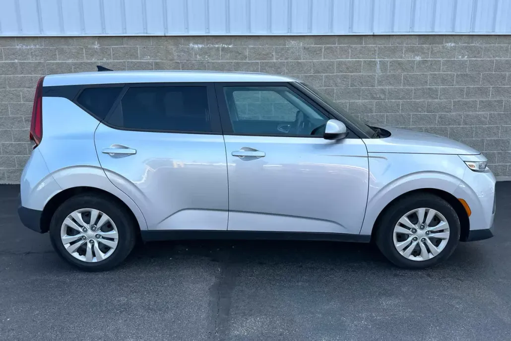 2020 Kia Soul LX photo 1