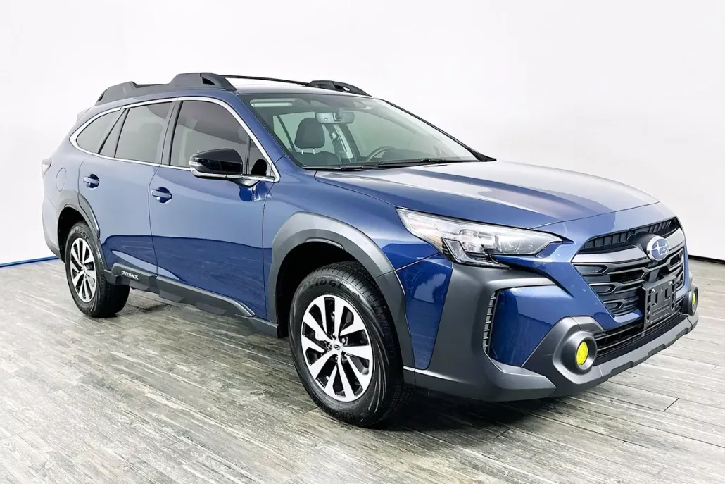 2025 Subaru Outback Premium photo 1