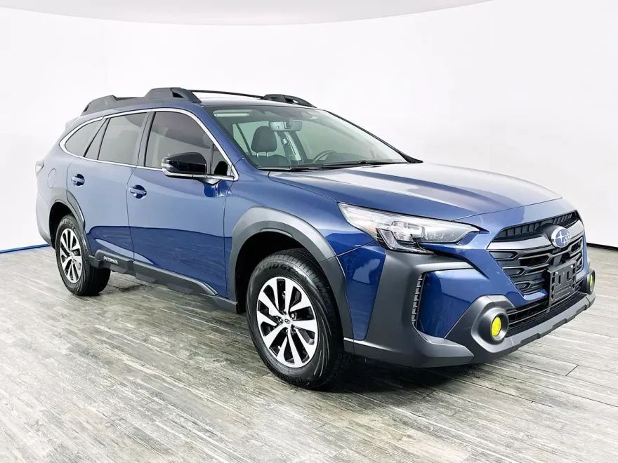 2025 Subaru Outback Premium photo 1