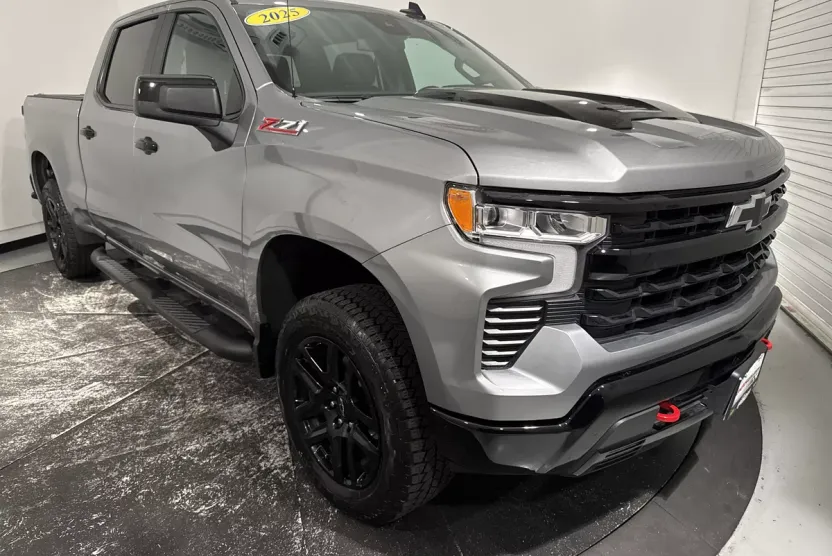 2025 Chevrolet Silverado 1500 LT Trail Boss photo 1