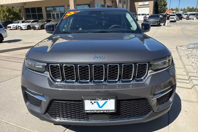 2023 Jeep Cherokee 4xe photo 1