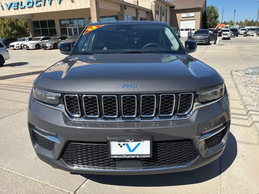 2023 Jeep Cherokee 4xe photo 1