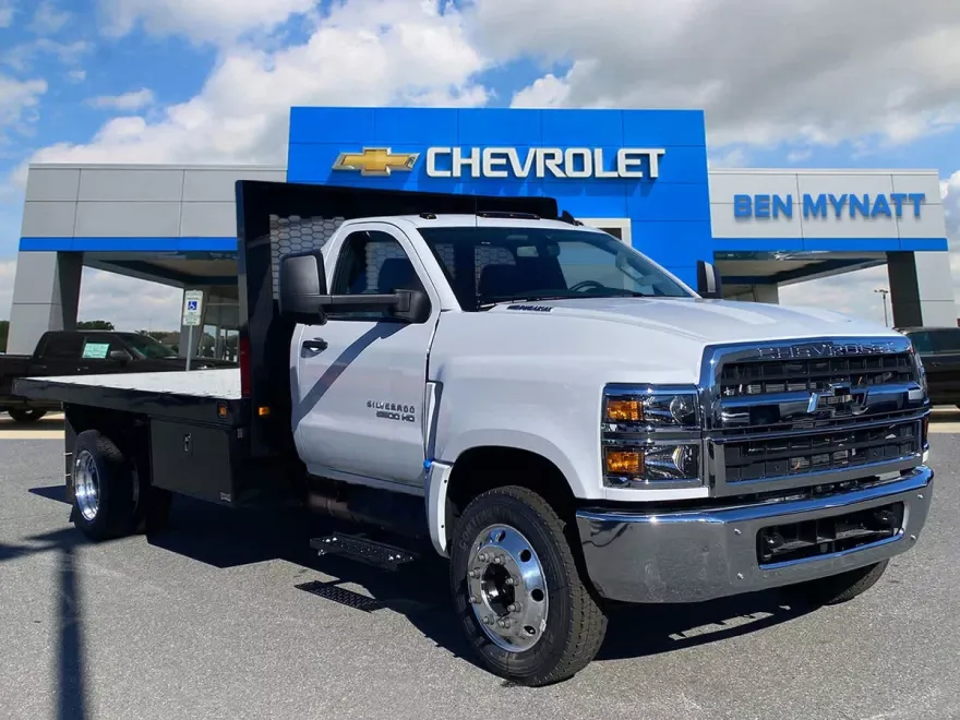 2023 Chevrolet Silverado 5500HD Work Truck photo 1