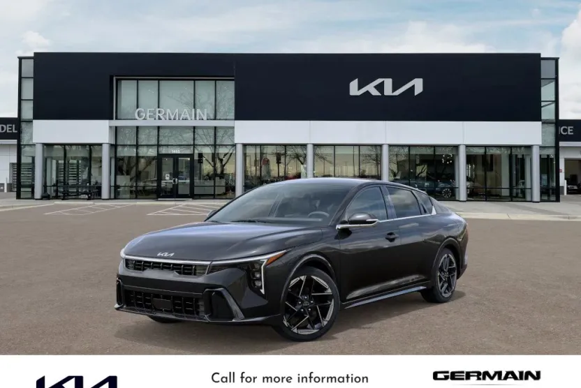 2025 Kia K4 GT-Line photo 1