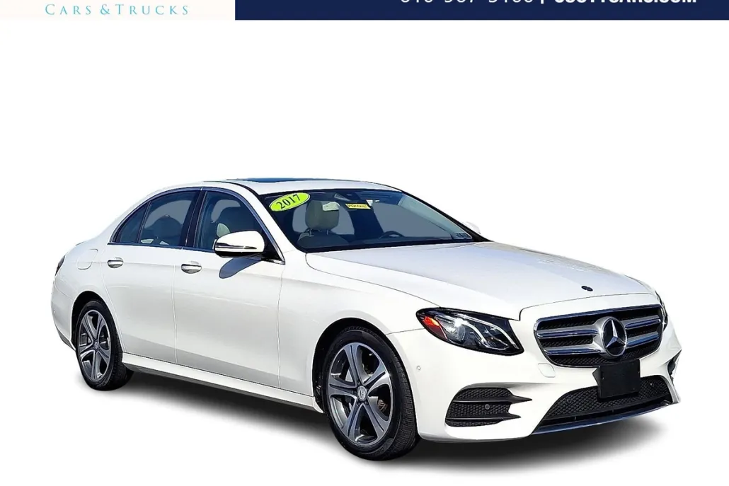 2017 Mercedes Benz E 300 4MATIC Sedan photo 1