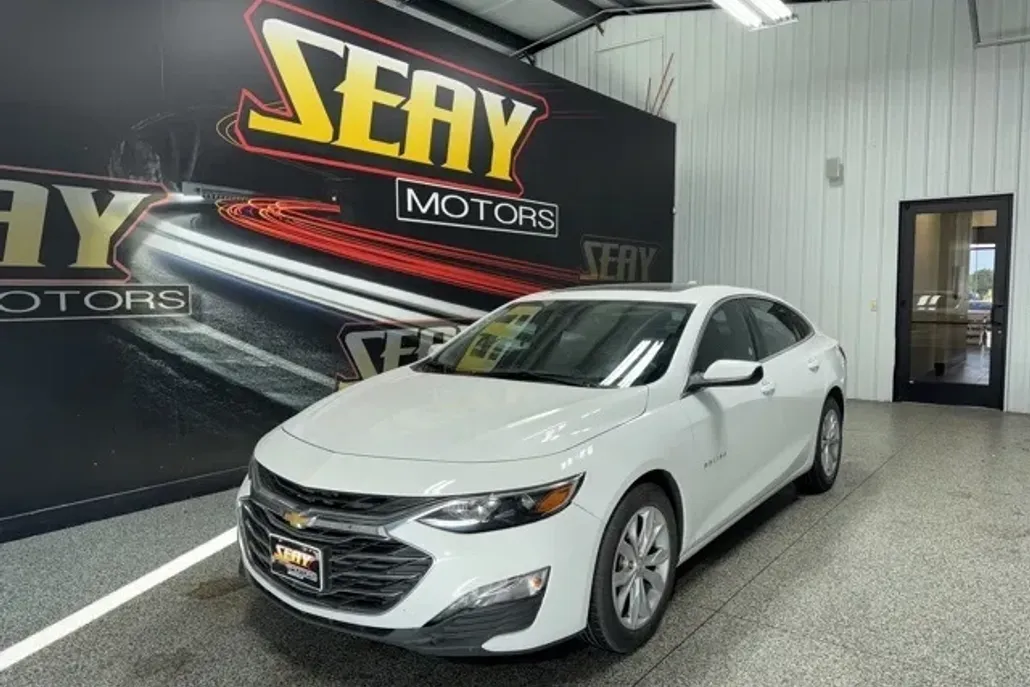 2024 Chevrolet Malibu 1LT photo 1