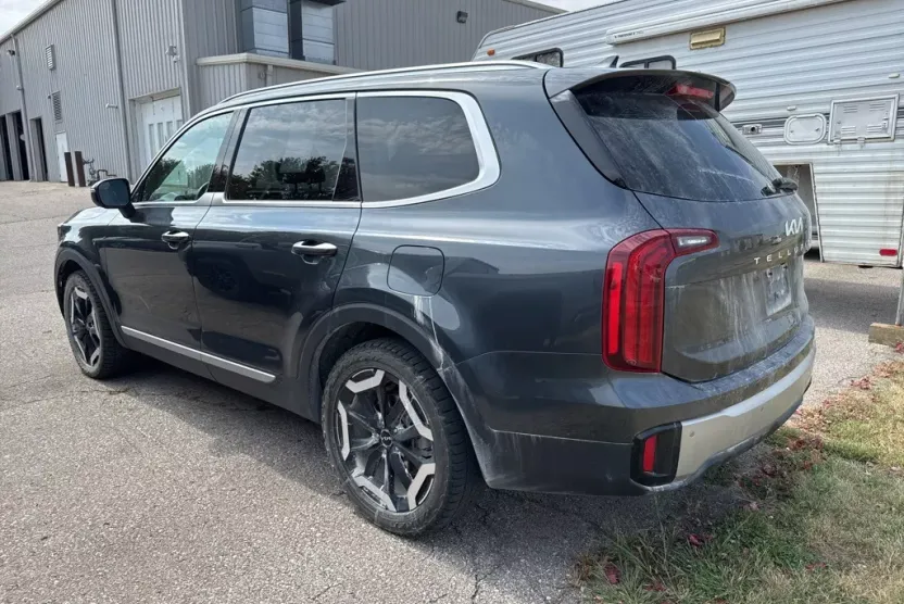 2023 Kia Telluride S photo 1