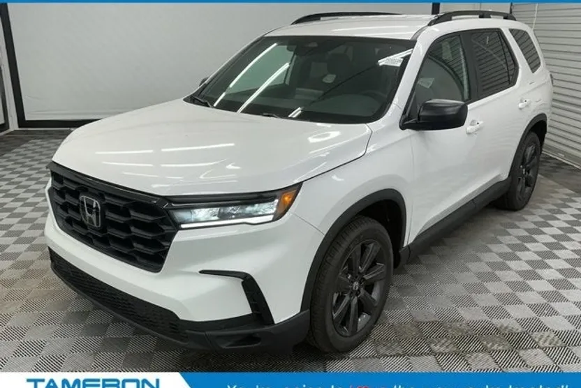 2025 Honda Pilot Sport photo 1