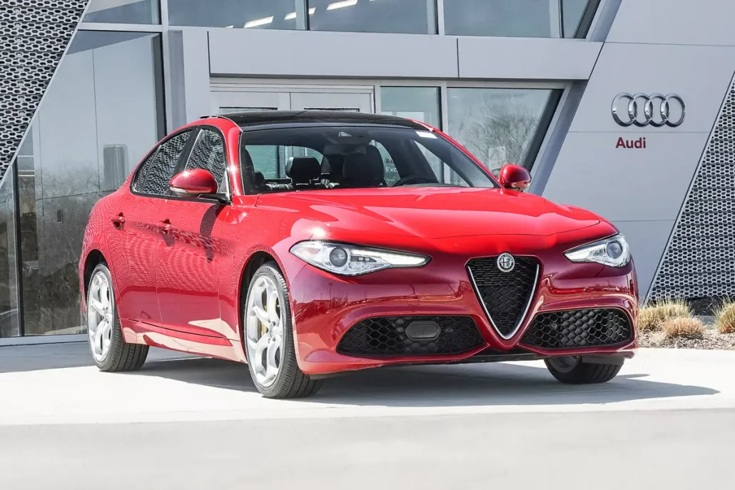 2021 Alfa Romeo Giulia Ti Sport photo 1