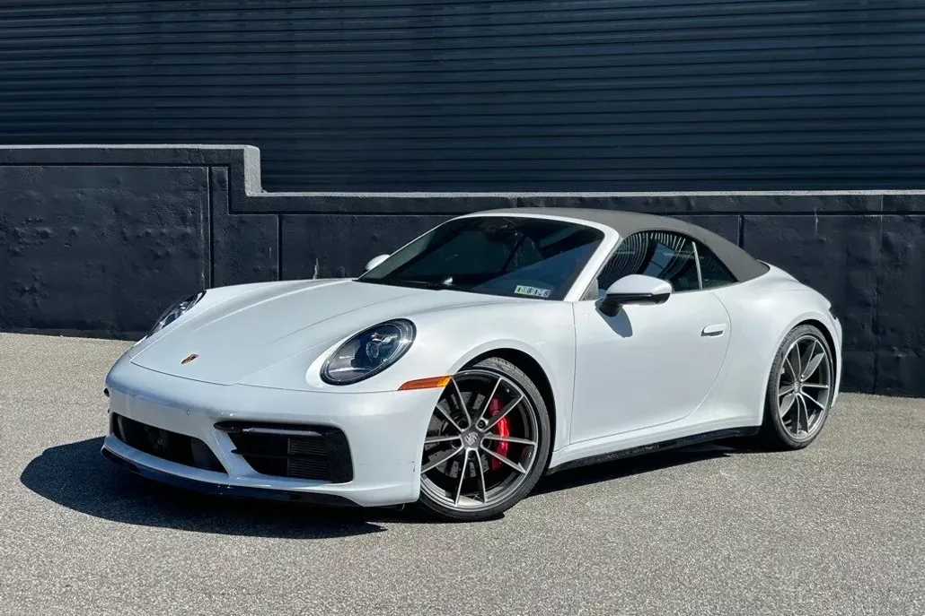 2024 Porsche 911 4S Cabriolet photo 1