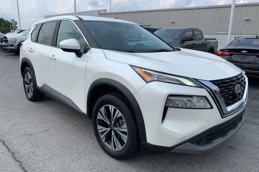 2023 Nissan Rogue SV photo 1