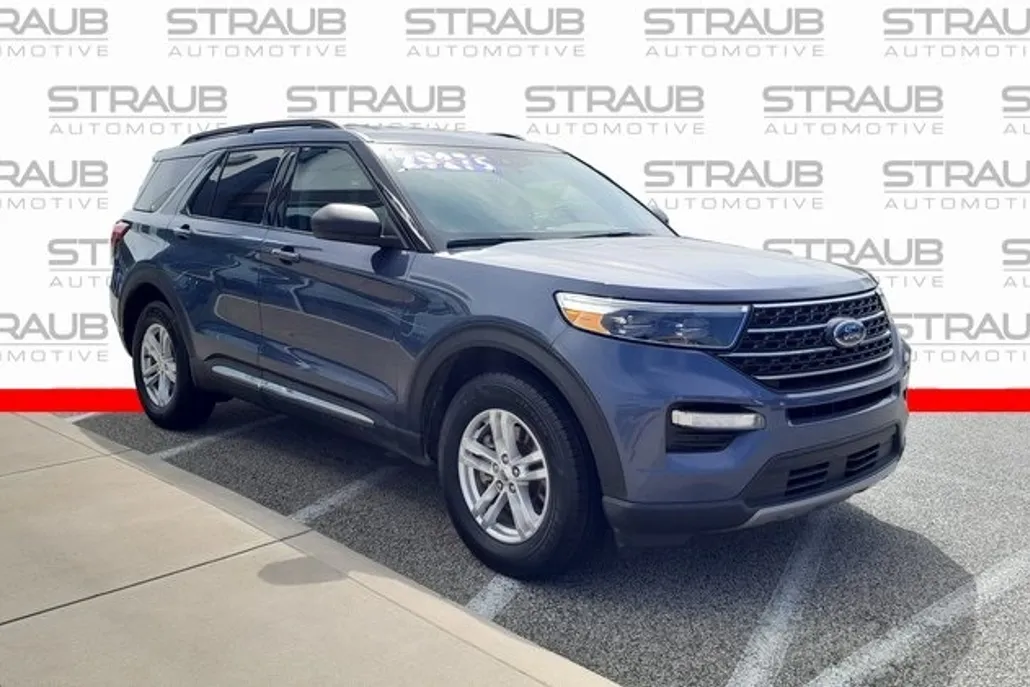 2021 Ford Explorer XLT photo 1