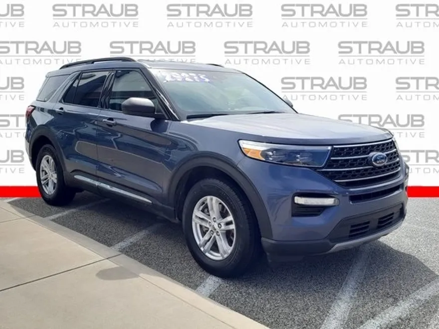 2021 Ford Explorer XLT photo 1