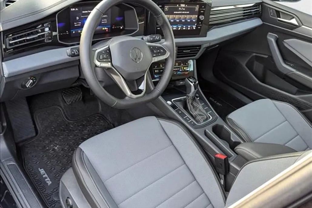 2025 Volkswagen Jetta SE photo 1