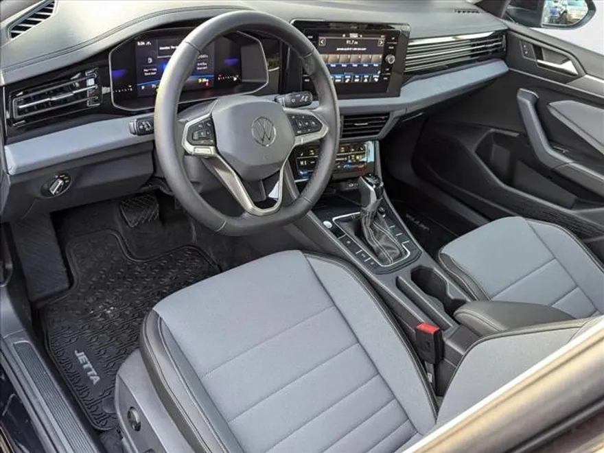 2025 Volkswagen Jetta SE photo 1