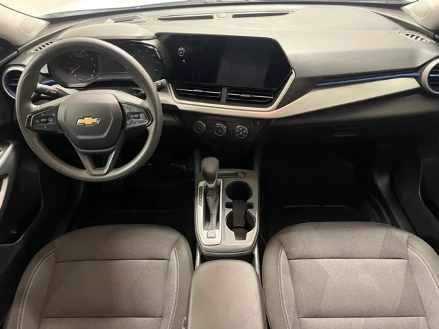 2025 Chevrolet Trax LS photo 1