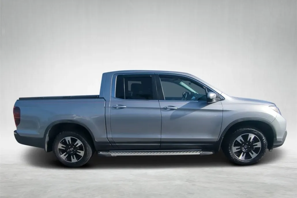 2020 Honda Ridgeline RTL photo 1